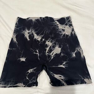 Black and White Tie-dye Athletic Scrunch Shorts